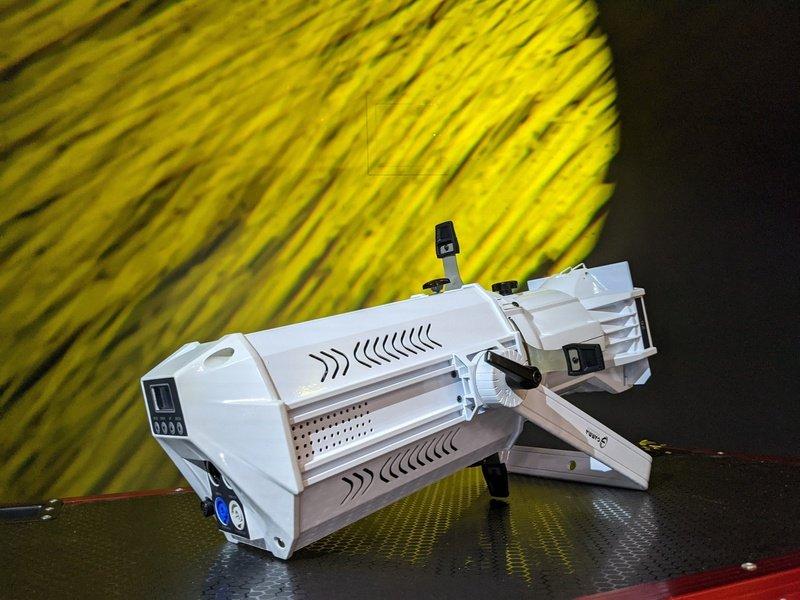 Luxé Toro 200 (RGBWW) - White Housing